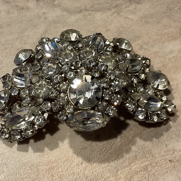 CCO Garne Rhinestone Brooch silvertone signed 3” across vintage - Picture 5 of 11